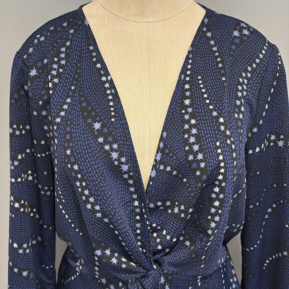 BCBGENERATION Long-Sleeve Twist-Front Peplum Top Size M - Picture 3 of 13